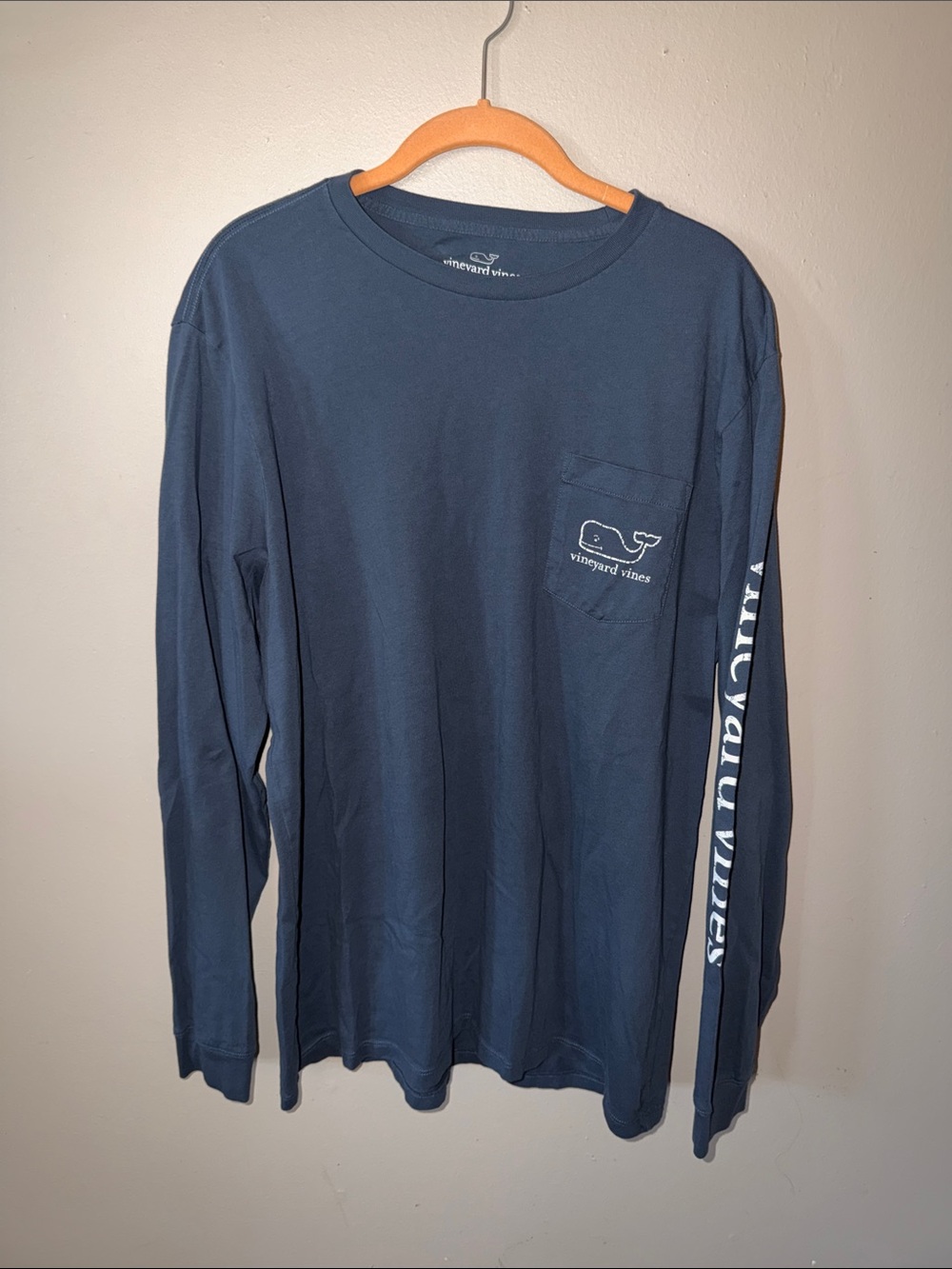 Vineyard Vines Navy Long-Sleeve Pocket Tee with White Sleeve Logo large